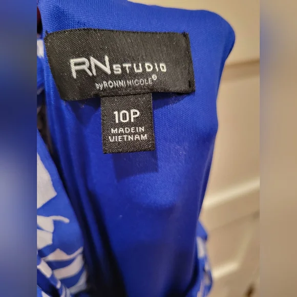 RN Studio Maxi Dress - Picture 5 of 11